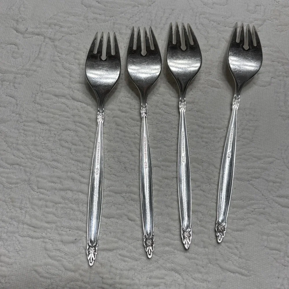 1965 GARLAND 1847 Rogers Bros IS Slotted 4 Salad Forks Silver Plate Flatware